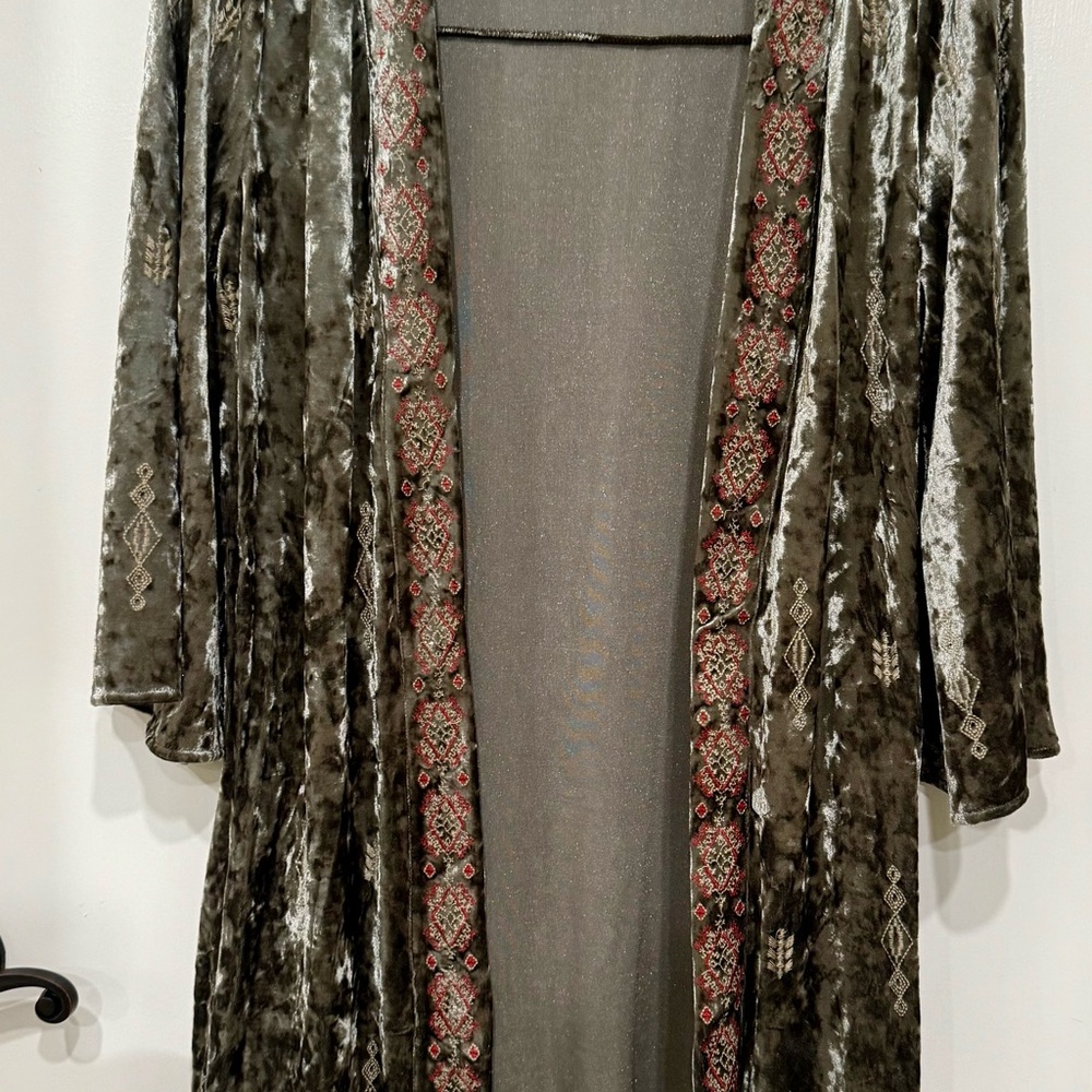 Easel Olive Velvet Kimono with embroidered & tassel trim